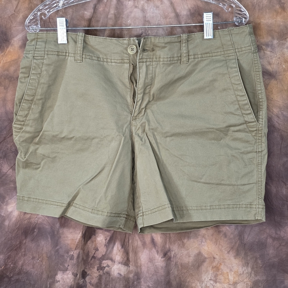 Eddie Bauer Utility Shorts Khaki Tan Stretch mid rise 5.5" inseam Size 6 or 8